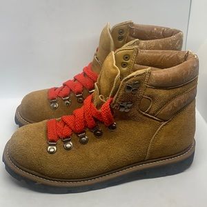 Thom McAn Women's hiking Boots